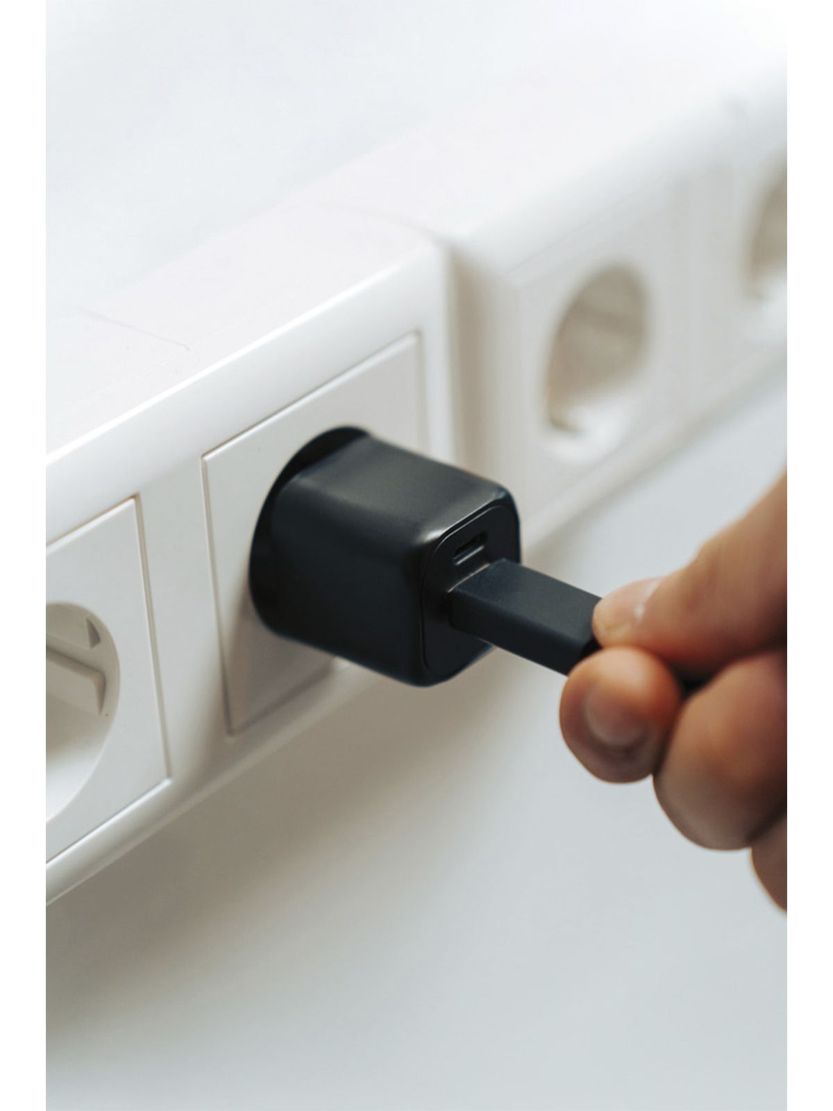 ADATTATORE DI CORRENTE URBAN VITAMIN MONTEREY